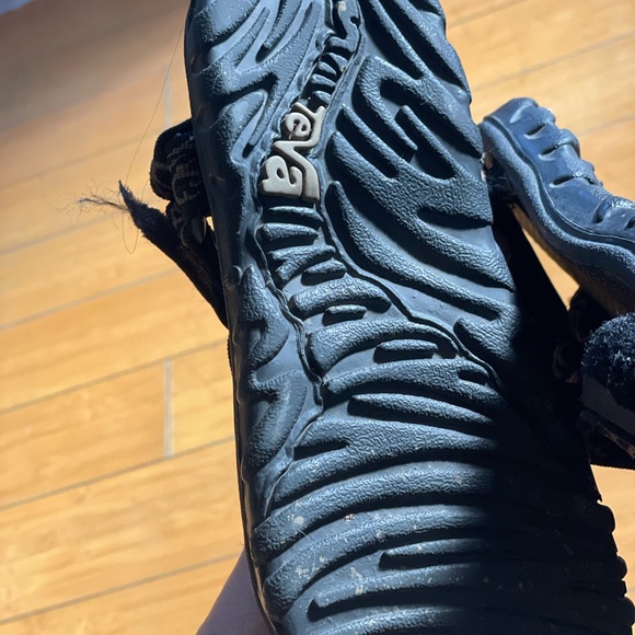 Teva hurricane Sandals size 6 - Picture 2 of 3